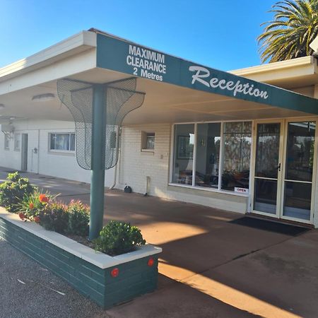 Motel Riverina Leeton Kültér fotó
