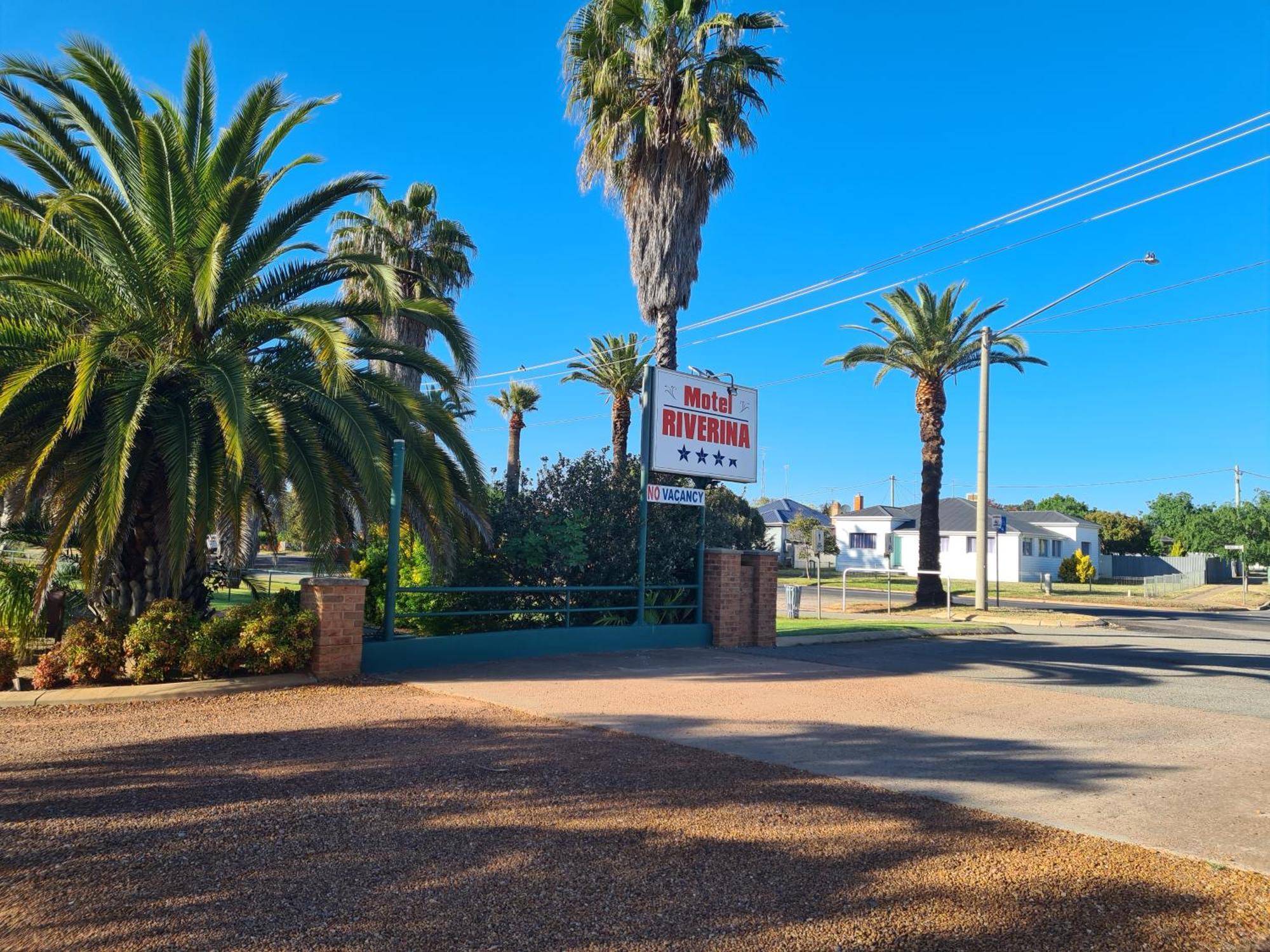 Motel Riverina Leeton Kültér fotó