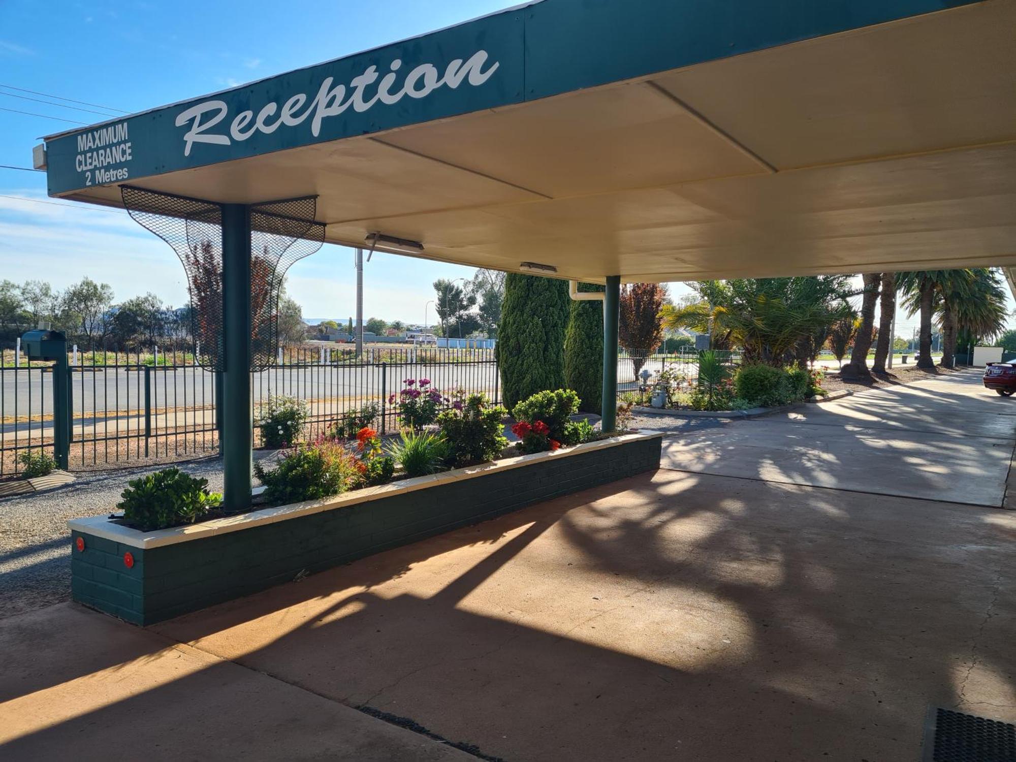 Motel Riverina Leeton Kültér fotó