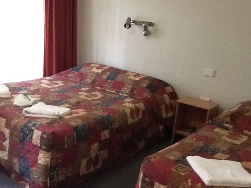 Motel Riverina Leeton Kültér fotó