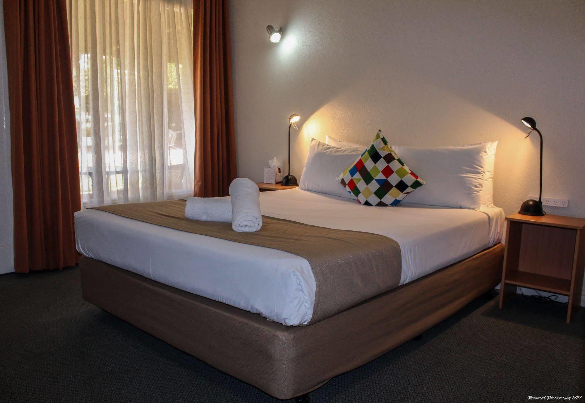 Motel Riverina Leeton Kültér fotó