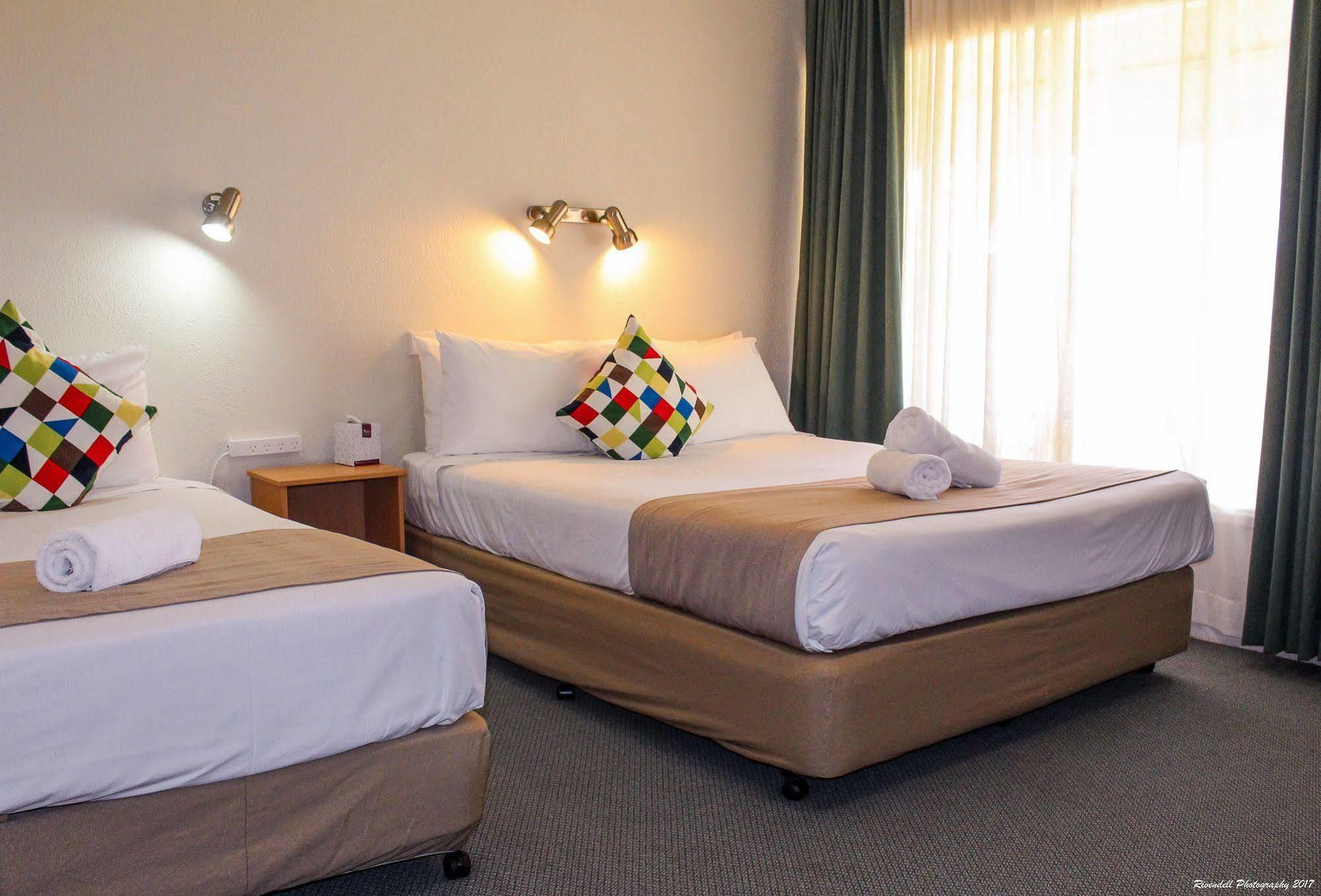Motel Riverina Leeton Kültér fotó