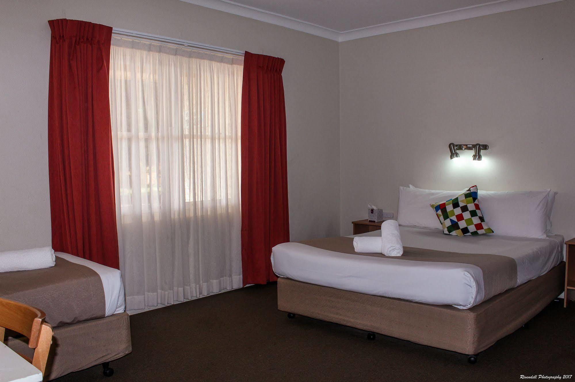 Motel Riverina Leeton Kültér fotó