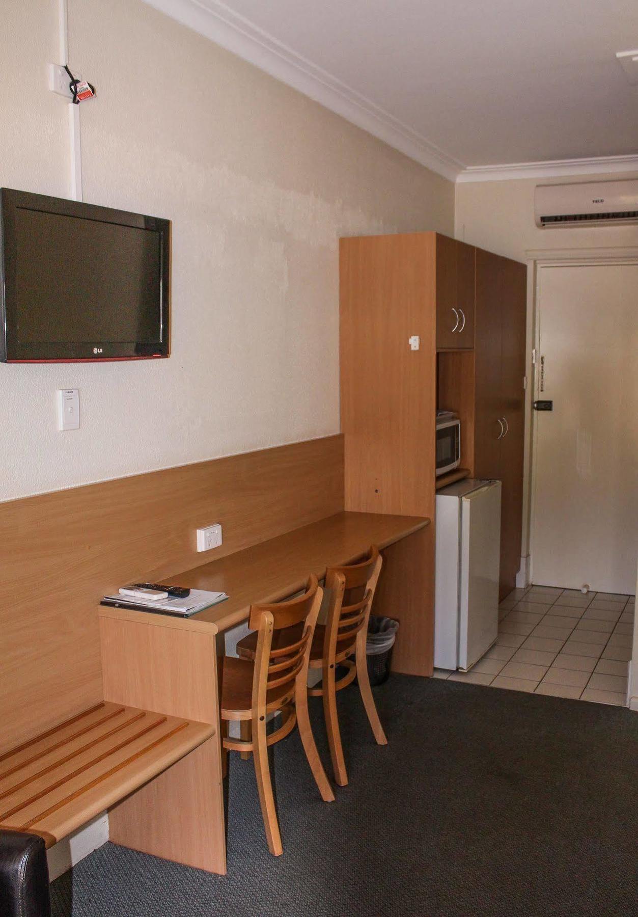 Motel Riverina Leeton Kültér fotó