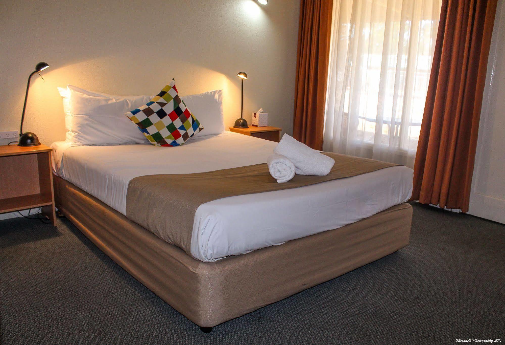 Motel Riverina Leeton Kültér fotó