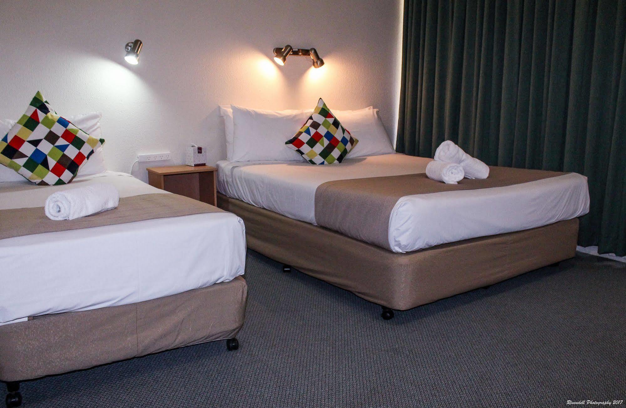 Motel Riverina Leeton Kültér fotó