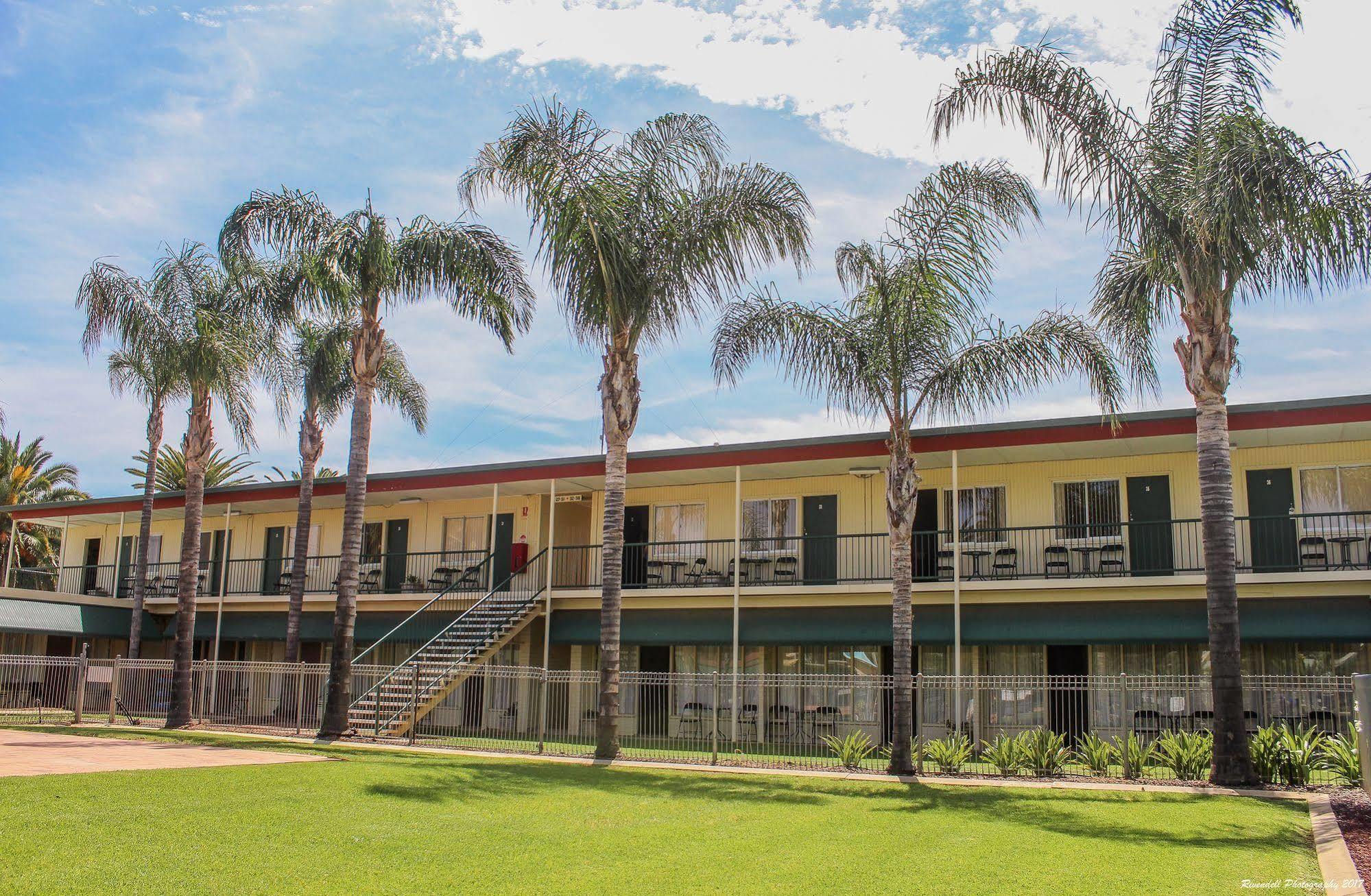 Motel Riverina Leeton Kültér fotó
